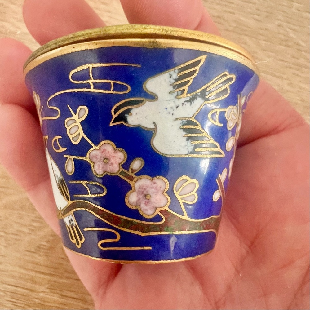 Vintage Chinese Cloisonné Brass Enamel Trinket Box Blue With‎ Birds & Flowers